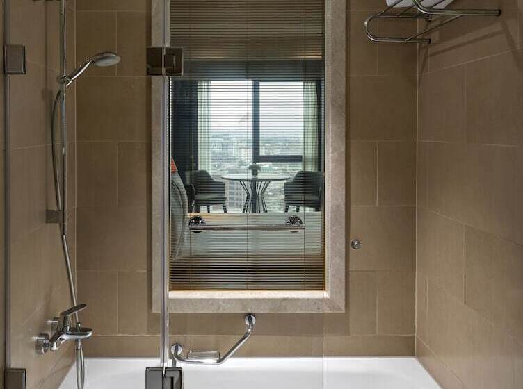 اتاق اجرایی با چشمانداز دریا, Windsor Hotel & Convention Center Istanbul