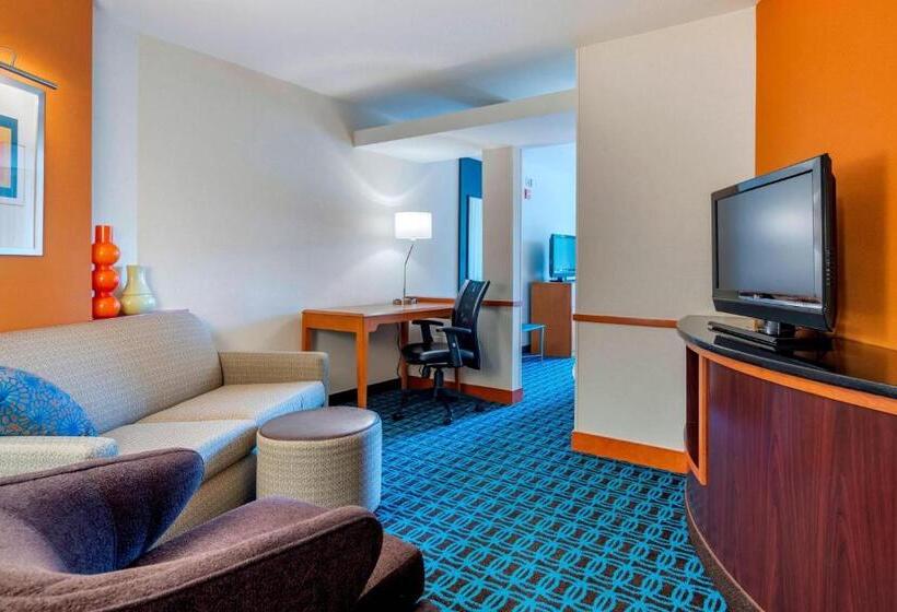 带大床的标准工作室, Fairfield Inn & Suites Hooksett