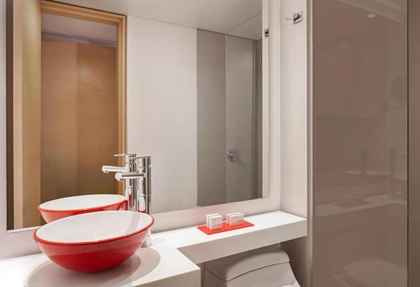 Balkonlu Standart Oda, Fairfield By Marriott Bogota Embajada