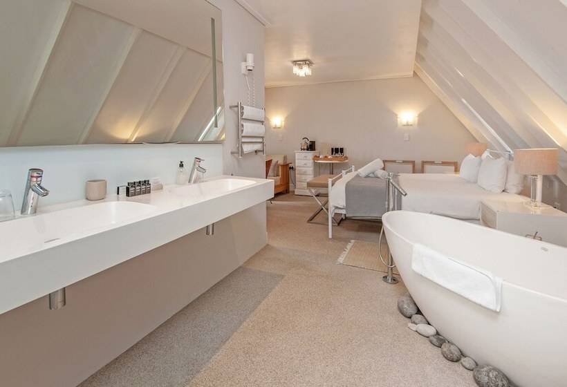 Romantic Room, Harbour House