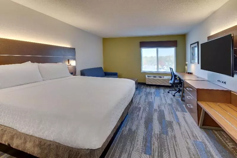 キングサイズベッドのスタンダードルーム, Holiday Inn Express Fishkill, An Ihg