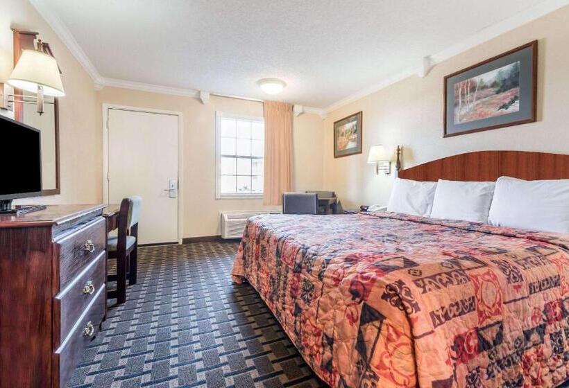带大床的标准间, Knights Inn Greenville