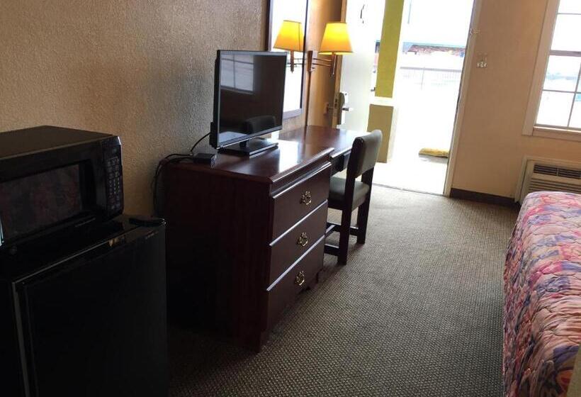 带大床的标准间, Knights Inn Greenville