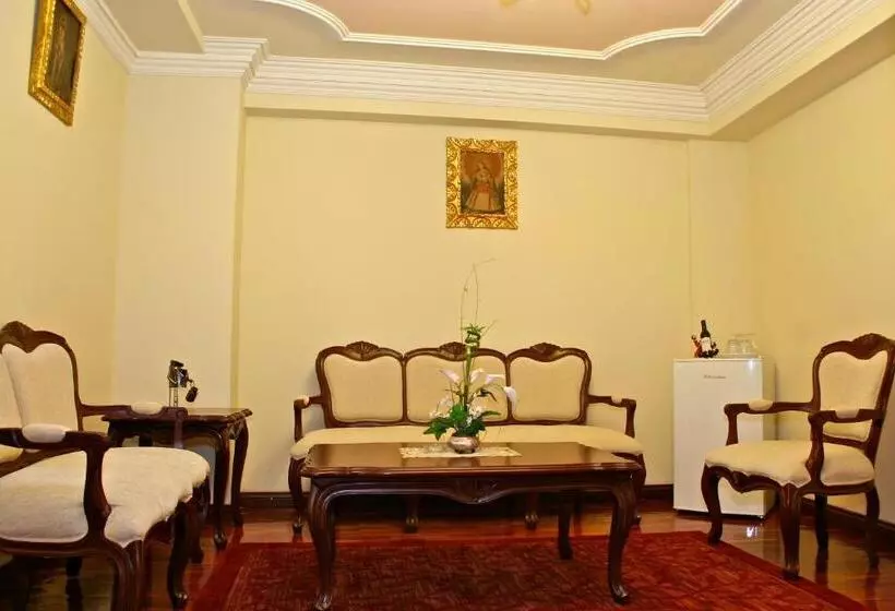 سوئیت رویال, San Marino Royal