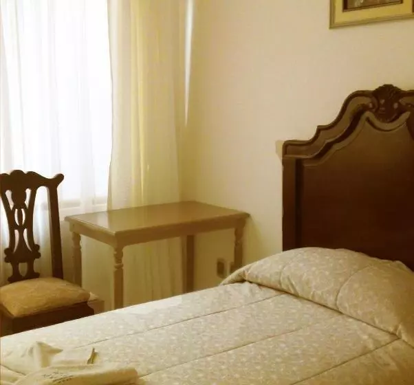 اتاق کلاسیک یک تخته, San Marino Royal
