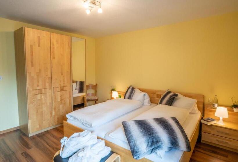 Семейный Номер, Sonne