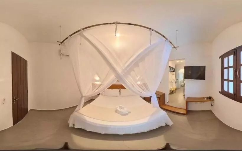 سوییت لوکس, Tororao Hotel Pousada
