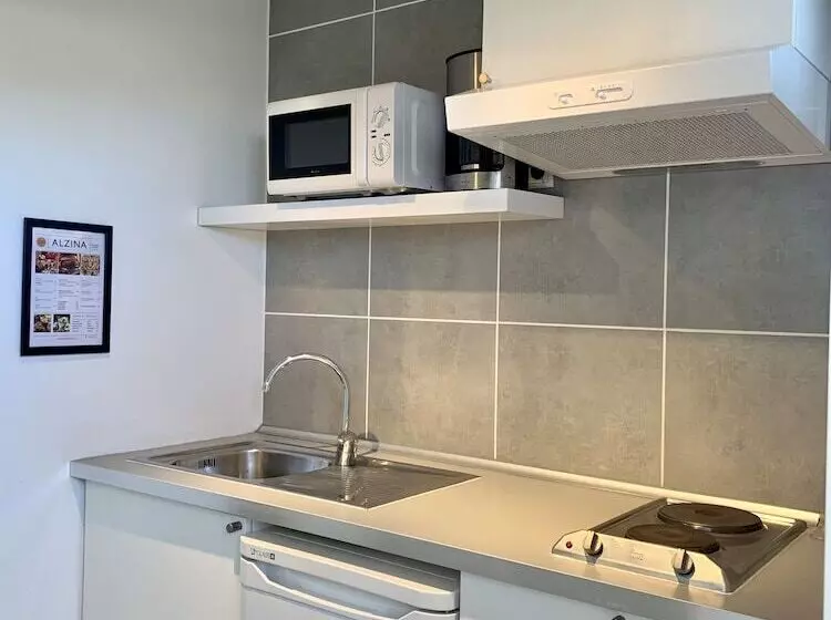 デラックススタジオ, Apartaments La Perla Negra