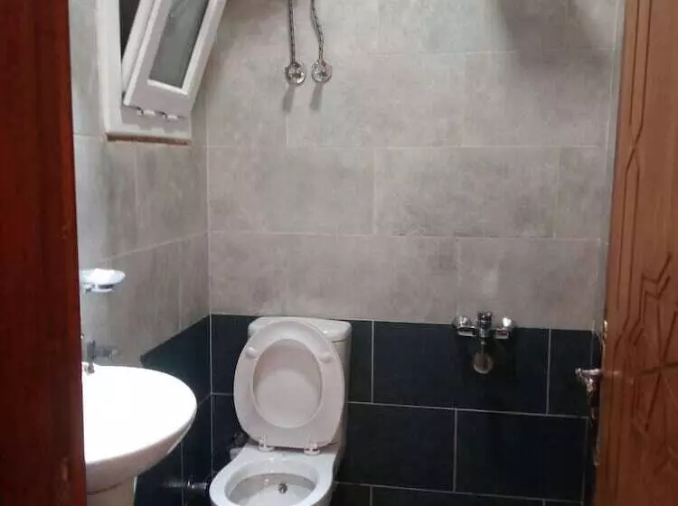 اتاق استاندارد سه نفره, Arabian Nights Hostel