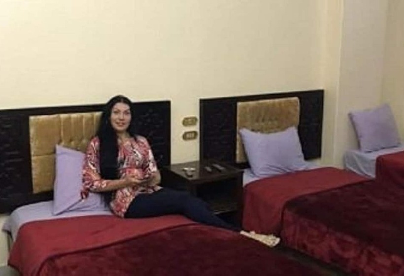 اتاق استاندارد سه نفره, Arabian Nights Hostel