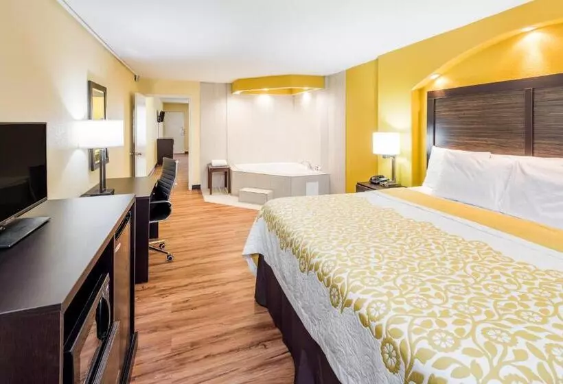 Sviitti King-vuode, Days Inn By Wyndham Madison