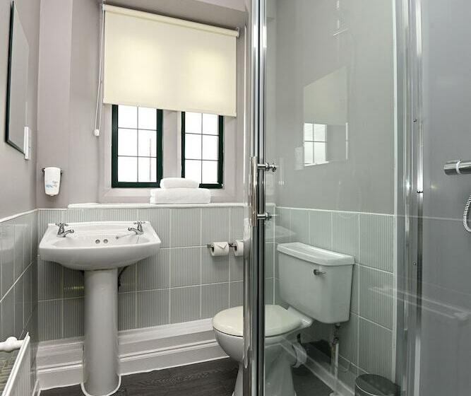 Семейный Номер, Fox & Goose, Barrow Gurney By Marston's Inns