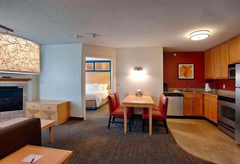 침실 2개 스위트, Residence Inn Neptune At Gateway Center