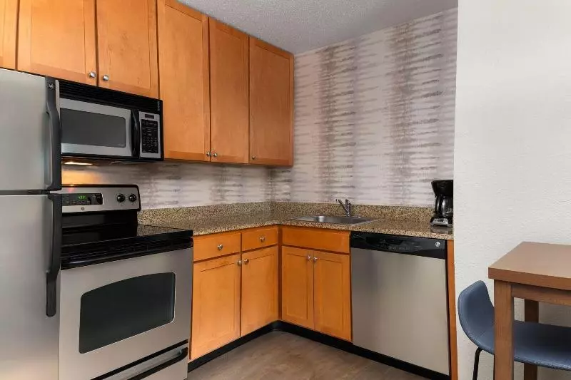 キングサイドベッドのスタンダードワンルーム, Residence Inn Neptune At Gateway Center
