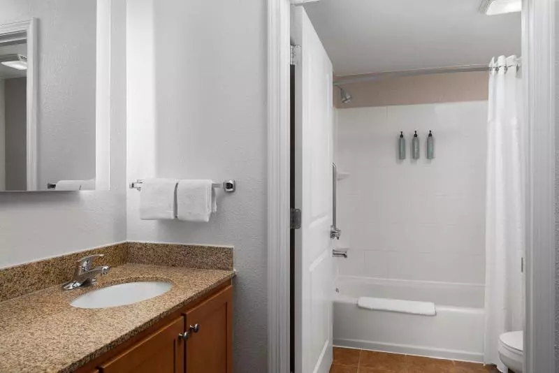 キングサイドベッドのスタンダードワンルーム, Residence Inn Neptune At Gateway Center