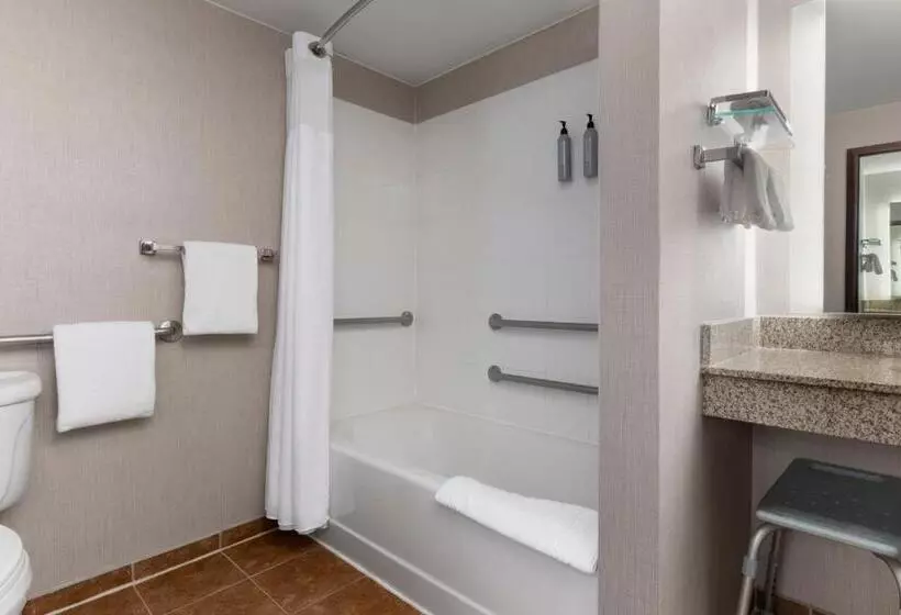 スイート, Residence Inn Neptune At Gateway Center