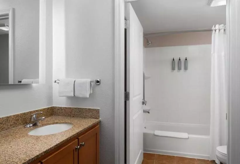 スイート, Residence Inn Neptune At Gateway Center