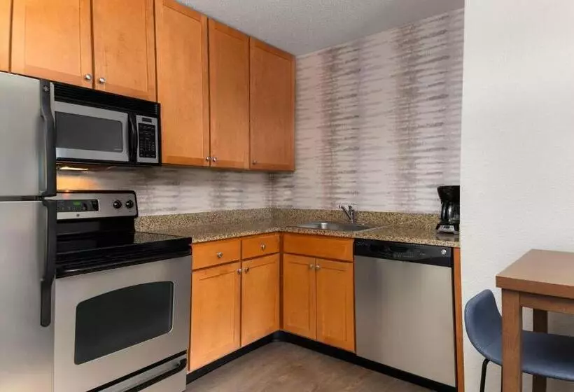 スタンダードスタジオ, Residence Inn Neptune At Gateway Center