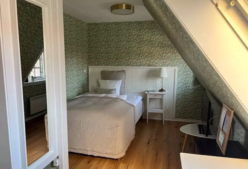 اتاق استاندارد یک نفره, Strandly Skagen
