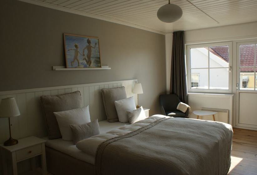 غرفة قياسية مزوَّدة بشُرفة, Strandly Skagen