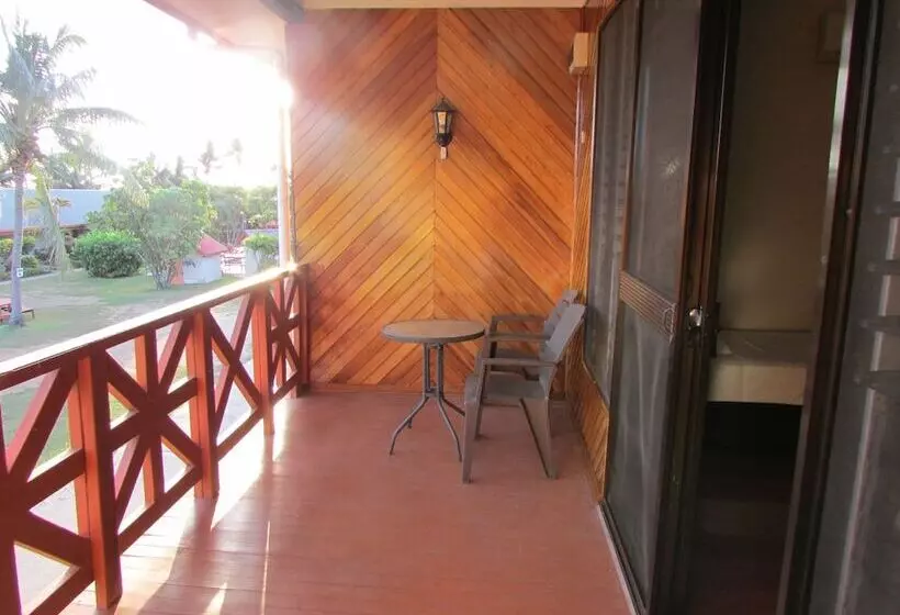سوییت خانوادگی, Wailoaloa Beach Resort Fiji