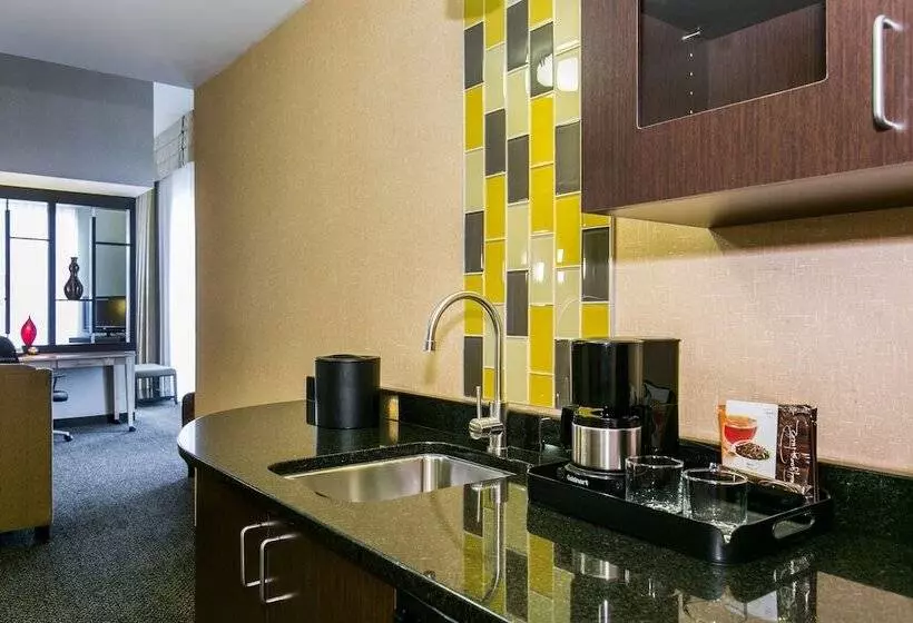 デラックススイート, Wyndham Noblesville