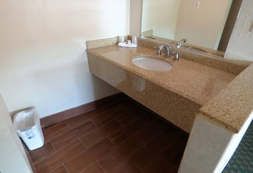 Quarto Estandar, Sands Motel