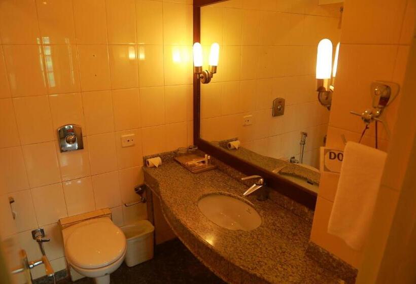 اتاق لوکس, Eastend Munnar