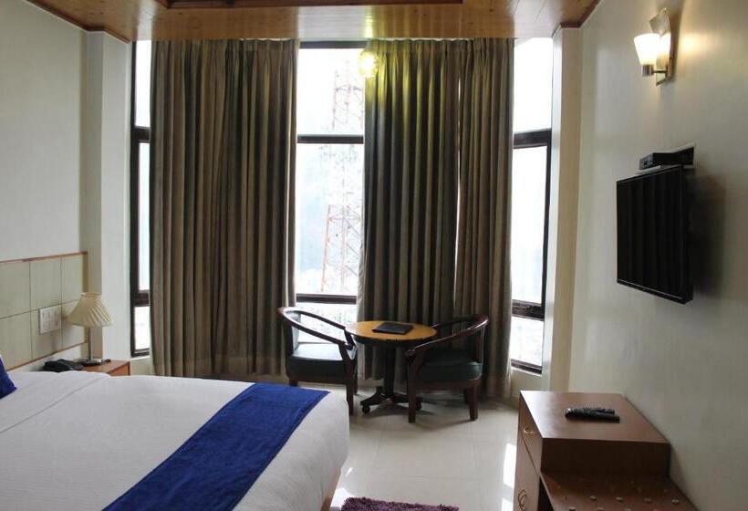 Номер Deluxe, Broadways Inn