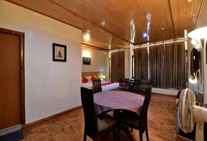 سوئیت با بالکن, Broadways Inn