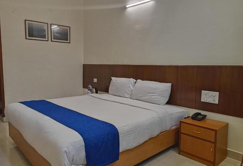 Номер Superior, Broadways Inn