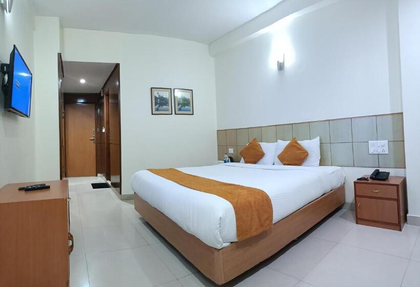 اتاق لوکس, Broadways Inn