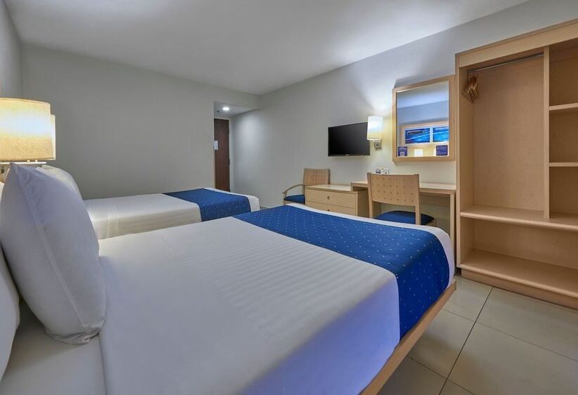 חדר סטנדרט שתי מיטות זוגיות, City Express By Marriott Manzanillo