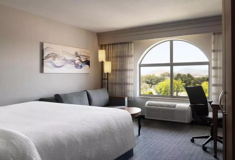 Standard-huone King-vuode, Courtyard Ventura Simi Valley
