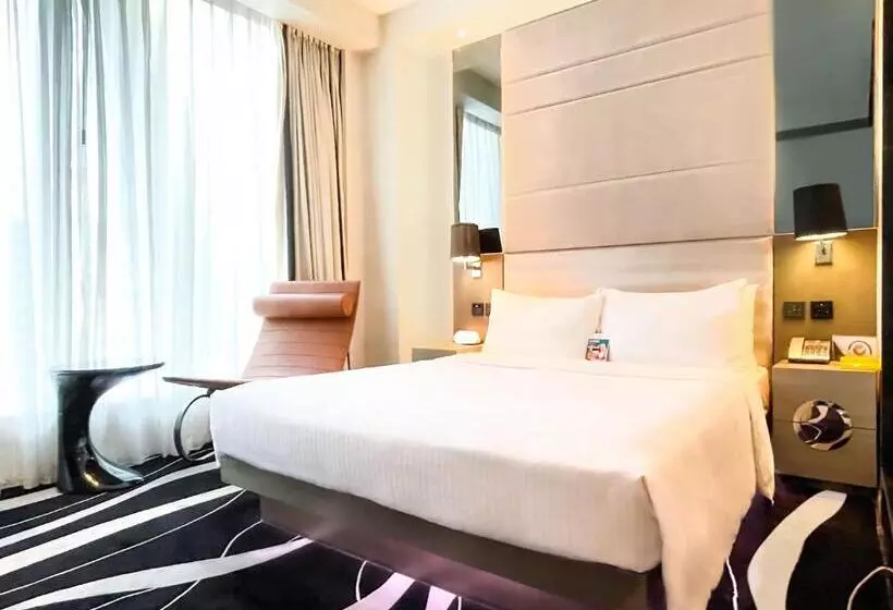 اتاق لوکس, Madera Hong Kong