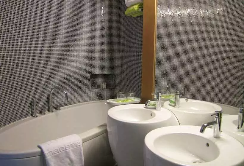 اتاق پنت هاوس, Madera Hong Kong