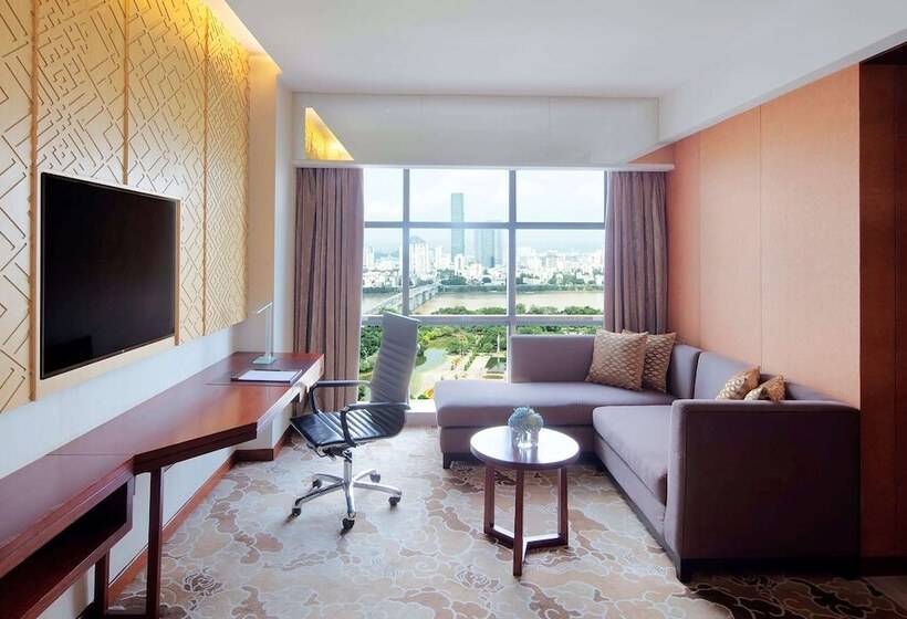 جناح جونيور, Radisson Blu Hotel Liuzhou