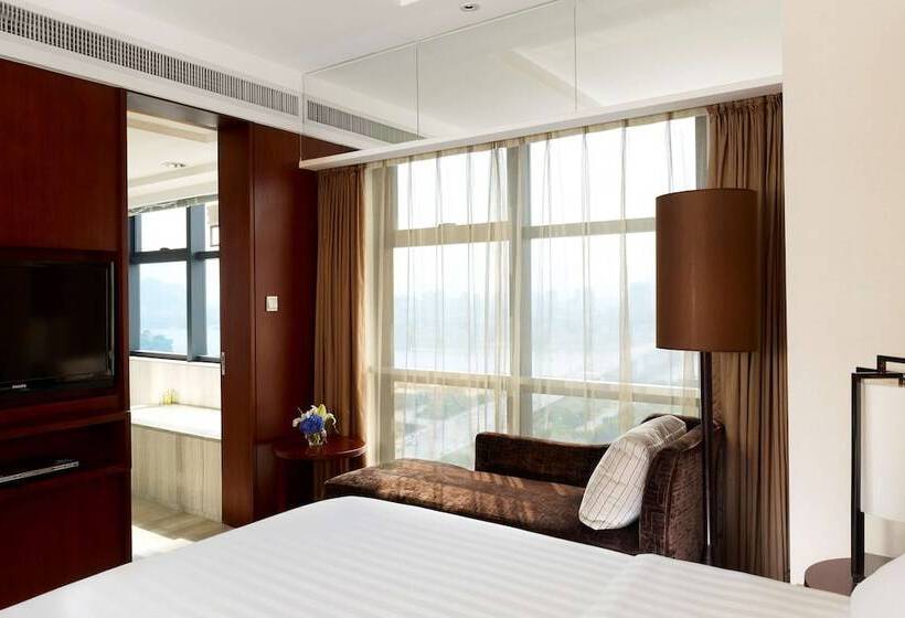 إستوديو سوبيريور, Radisson Blu Hotel Liuzhou