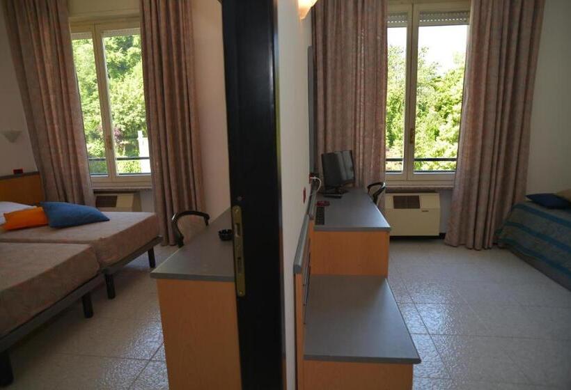 חדר סטנדרט לשלושה, Salus