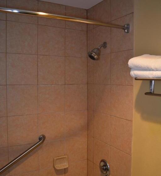 Стандартный Номер Кровать Кинг, Super 8 By Wyndham Universal City