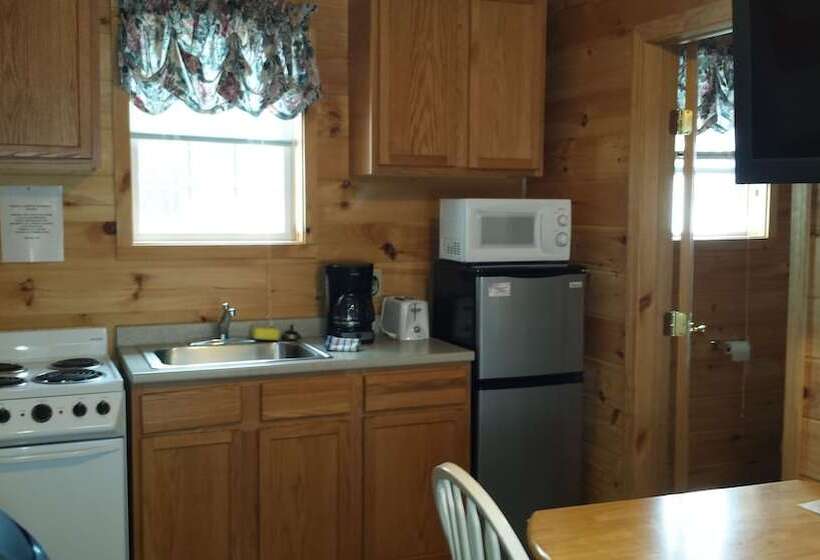 오두막, Weirs Beach Motel & Cottages