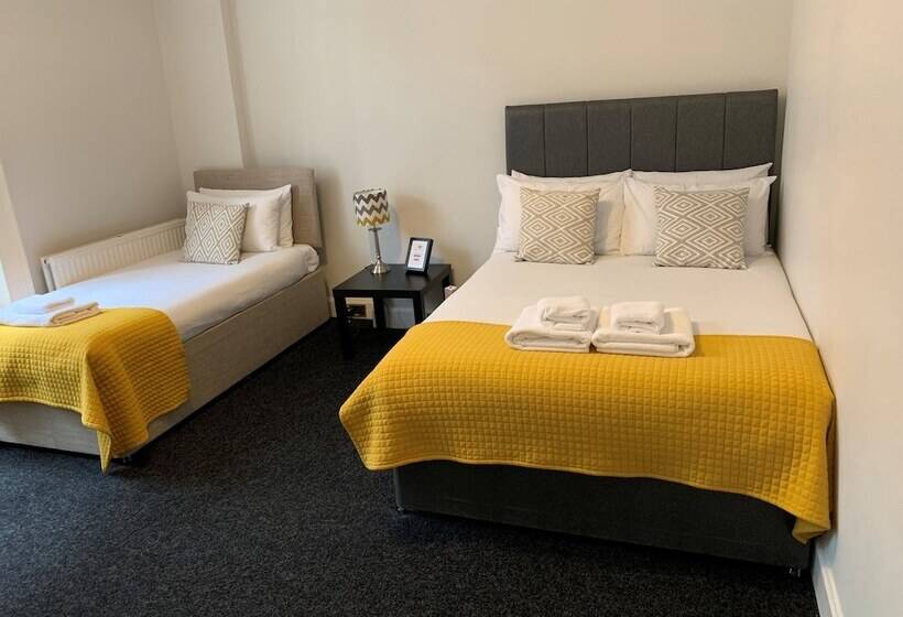 Standard Triple Room, Bide Collective