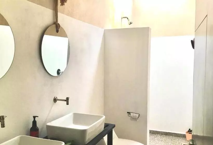家族用バンガロー, Camp Akumal   Hosted Family Bungalows