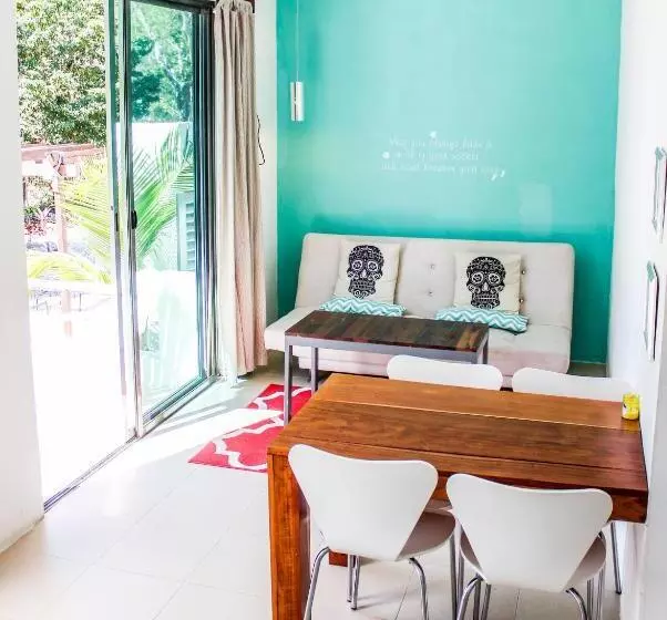 家族用バンガロー, Camp Akumal   Hosted Family Bungalows