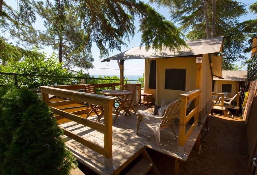 كوخ تقليدي, Camping Bungalows El Far