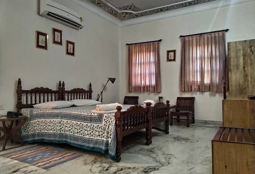 غرفة ديلوكس, Anuraag Villa