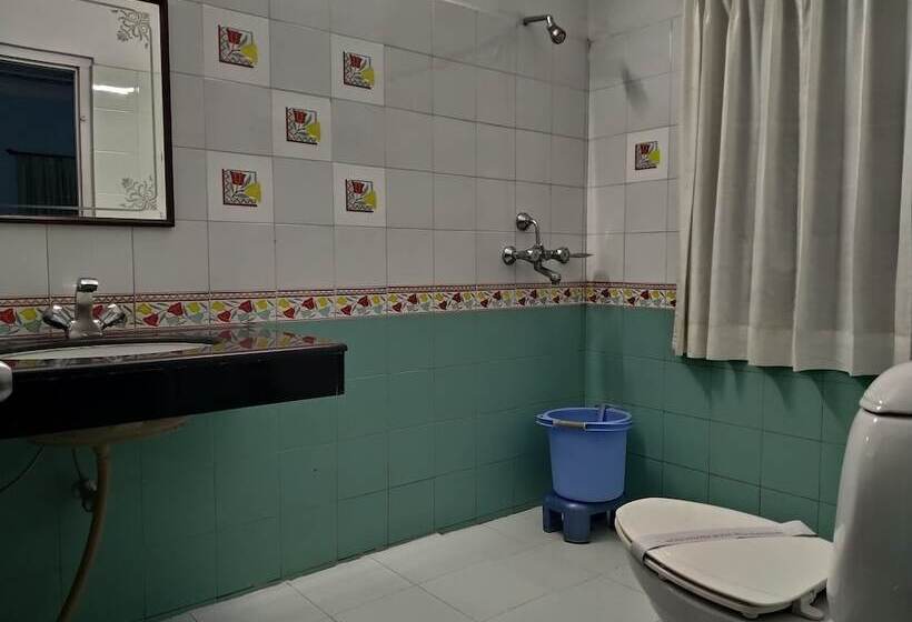 غرفة قياسية, Anuraag Villa