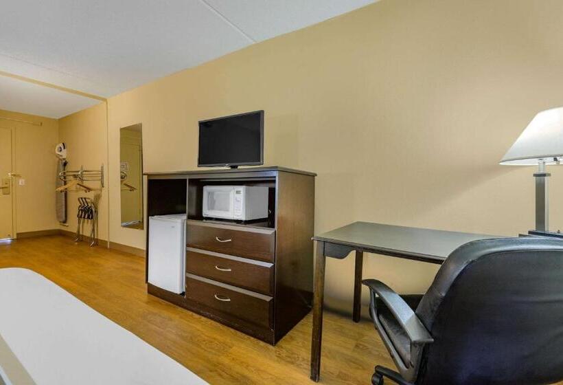 Номер Стандарт Адаптированный для Инвалидов, Econo Lodge Inn & Suites Triadelphia Wheeling