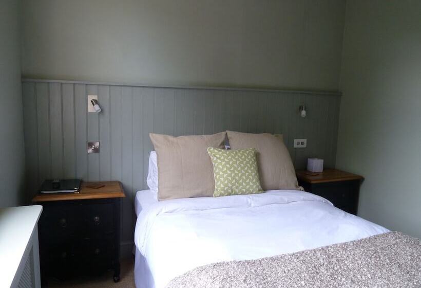 Номер Стандарт, Edgar Townhouse