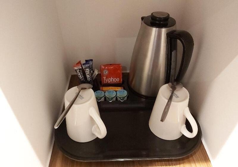 Номер Стандарт Адаптированный для Инвалидов, Holiday Inn Express Windsor, An Ihg